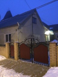 Здам будинок подобово
