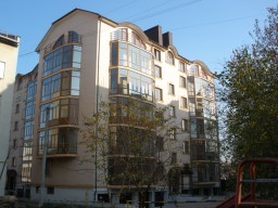 Продам 2 кімнатну квартиру в Чернівцях р-н Комарова-Ентузіастів