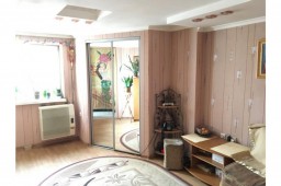 Двохкімнатна напівмансарда 5\5 центр, 47 м кв.ремонт 29 000 $